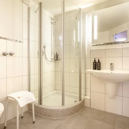 Zum Loewen Hotel 3*