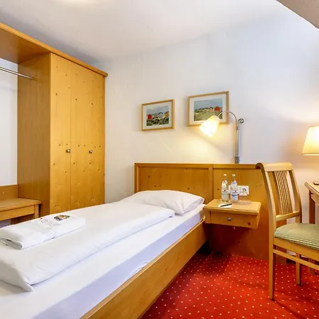 Hotel Zum Loewen 3*