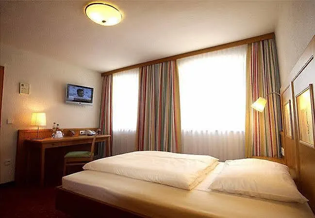 Hotel Zum Loewen 3*